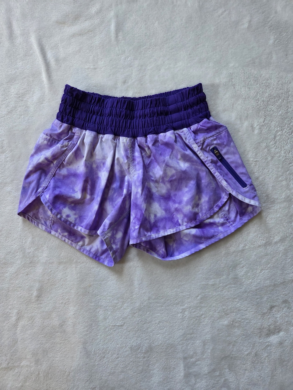 Vintage Lululemon Tracker Short II 4" Spray Dye Cool Breeze Bruised Berry Size 6